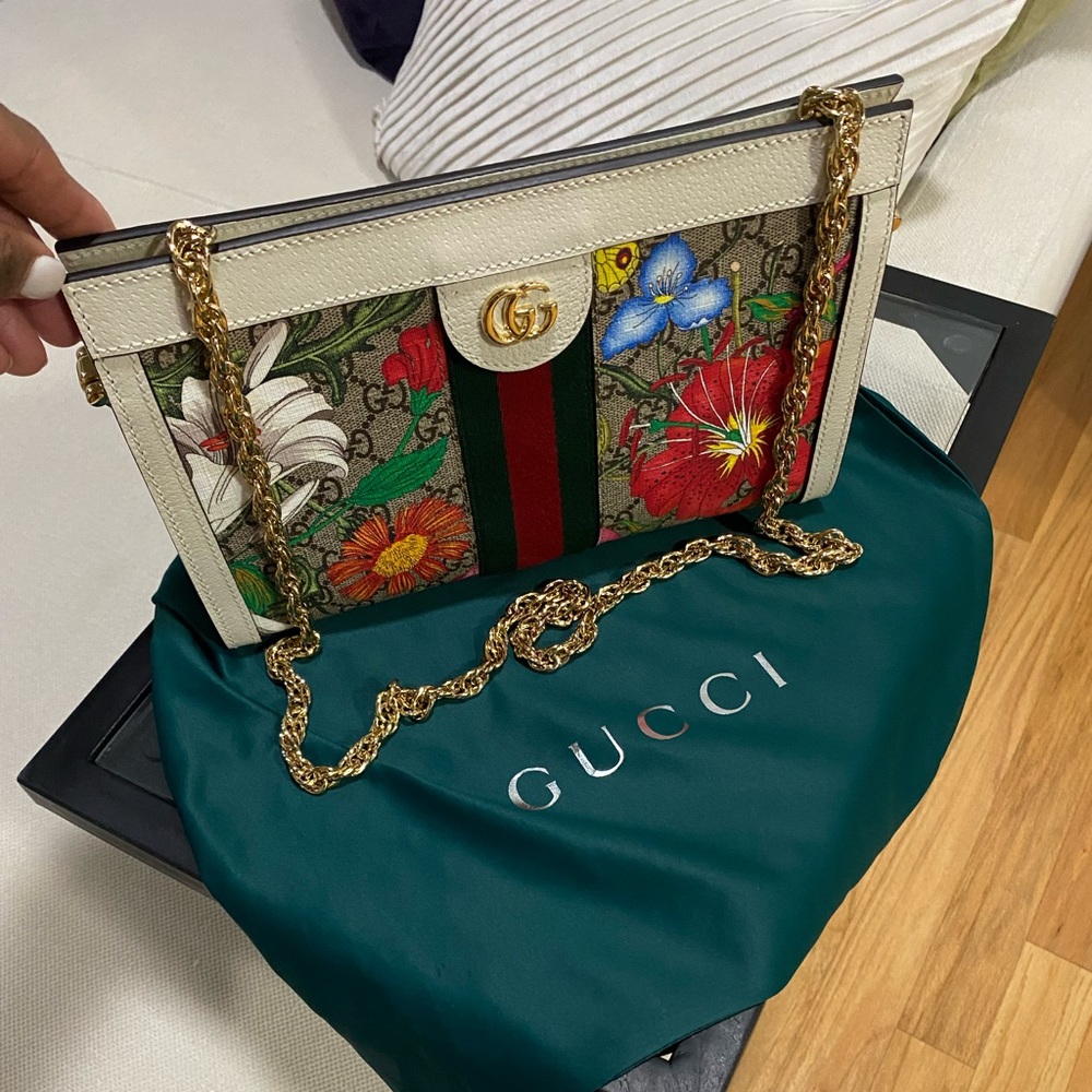 Auth NEW Gucci Floral Bag, includes box and dust bag.